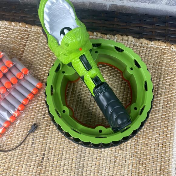 NEW Northlet Hand Ring Dinosaur Launcher Soft Foam Darts Automatic Rechargeable - Picture 10 of 11